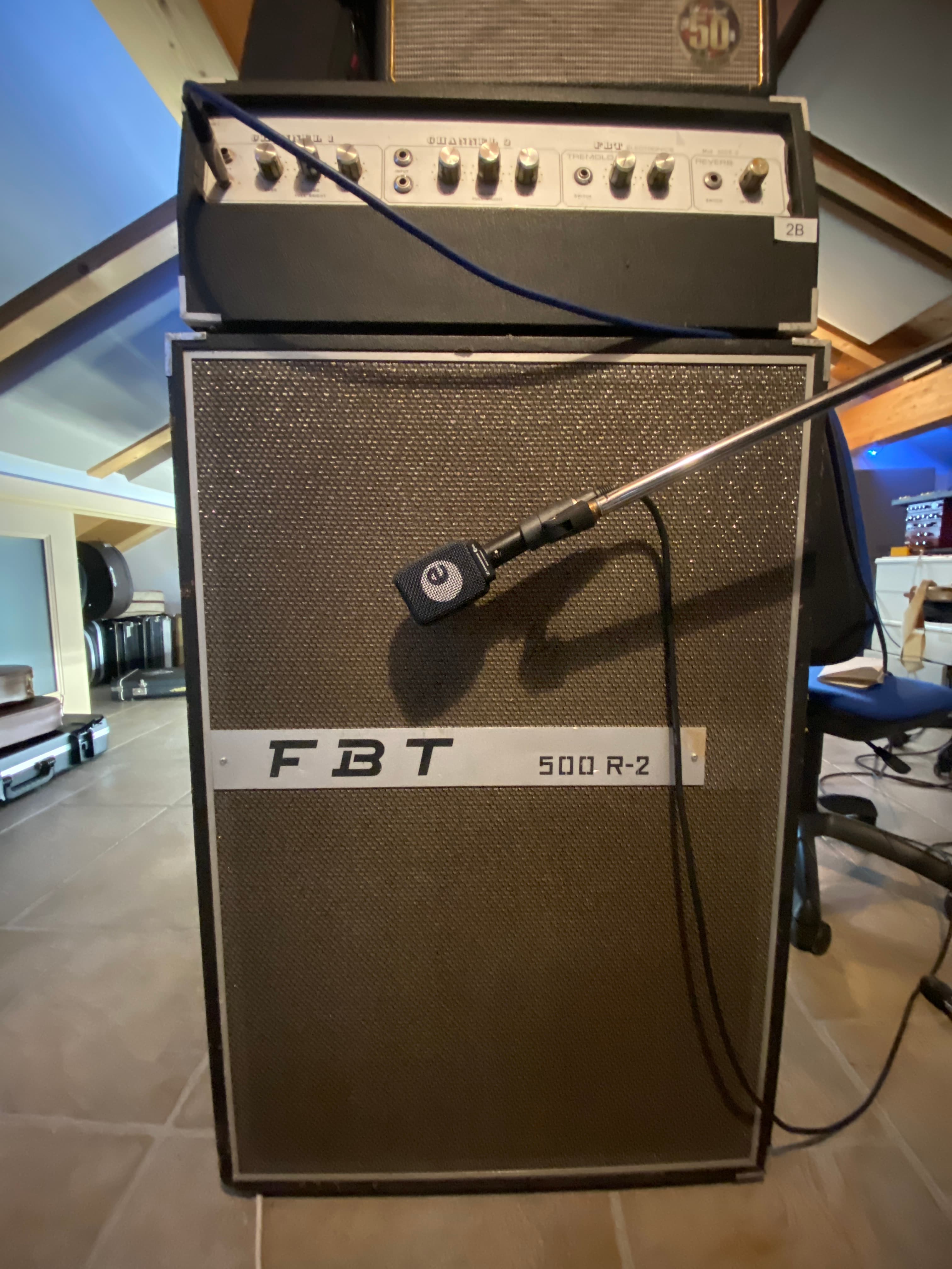 FBT 500 r2 amp+cabinet 2x12