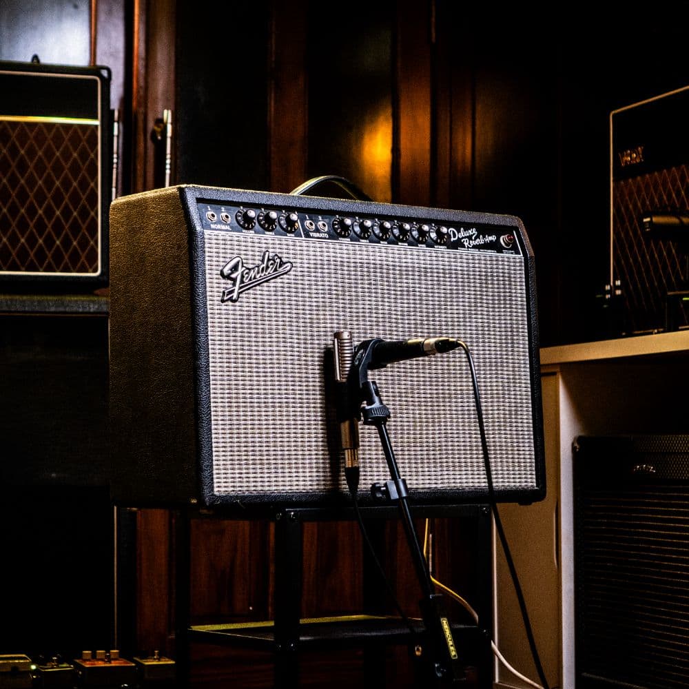 Fender Deluxe Reverb '65 Reissue | Clean | SM57 + Royer R-121 + Room