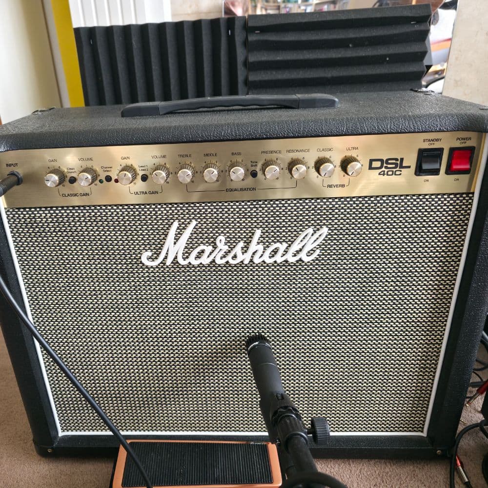Marshall DSL 40c. V30. SM57.