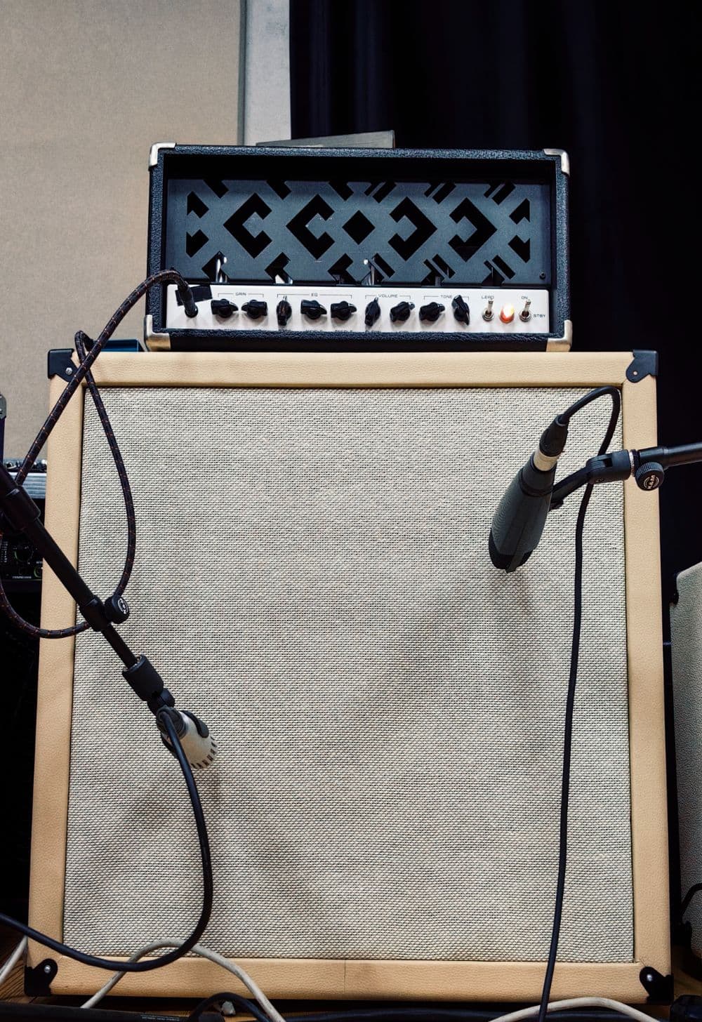 Fortress Freya + 2x12 V30 - Lead Channel