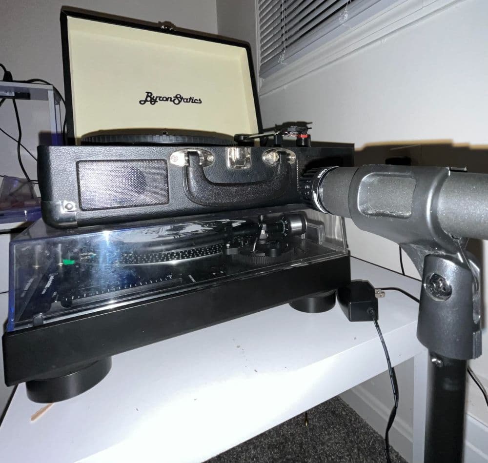 Byron Statics Turntable