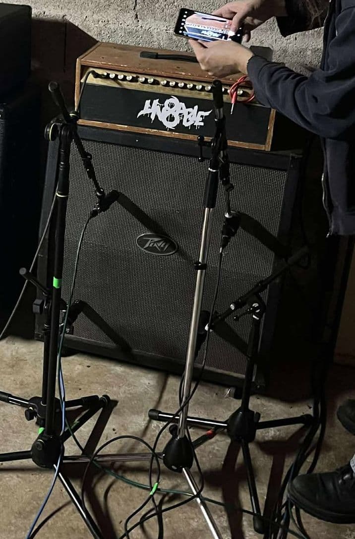 Marshall Valvestate VS100R with Peavey ValveKing Cabinet