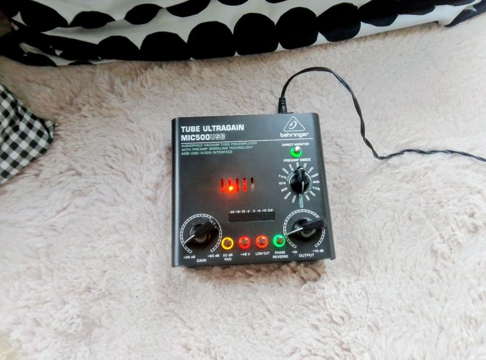 Behringer MIC500 USB mic tube preamp (2010s) - 1000 epochs