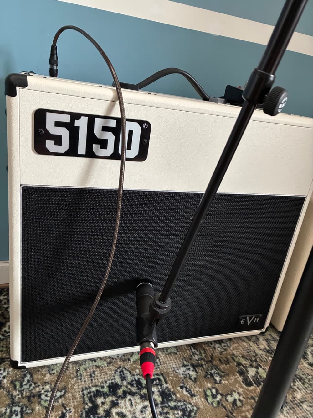 EVH 5150 Iconic Series 40 Watt Combo Ivory SM57